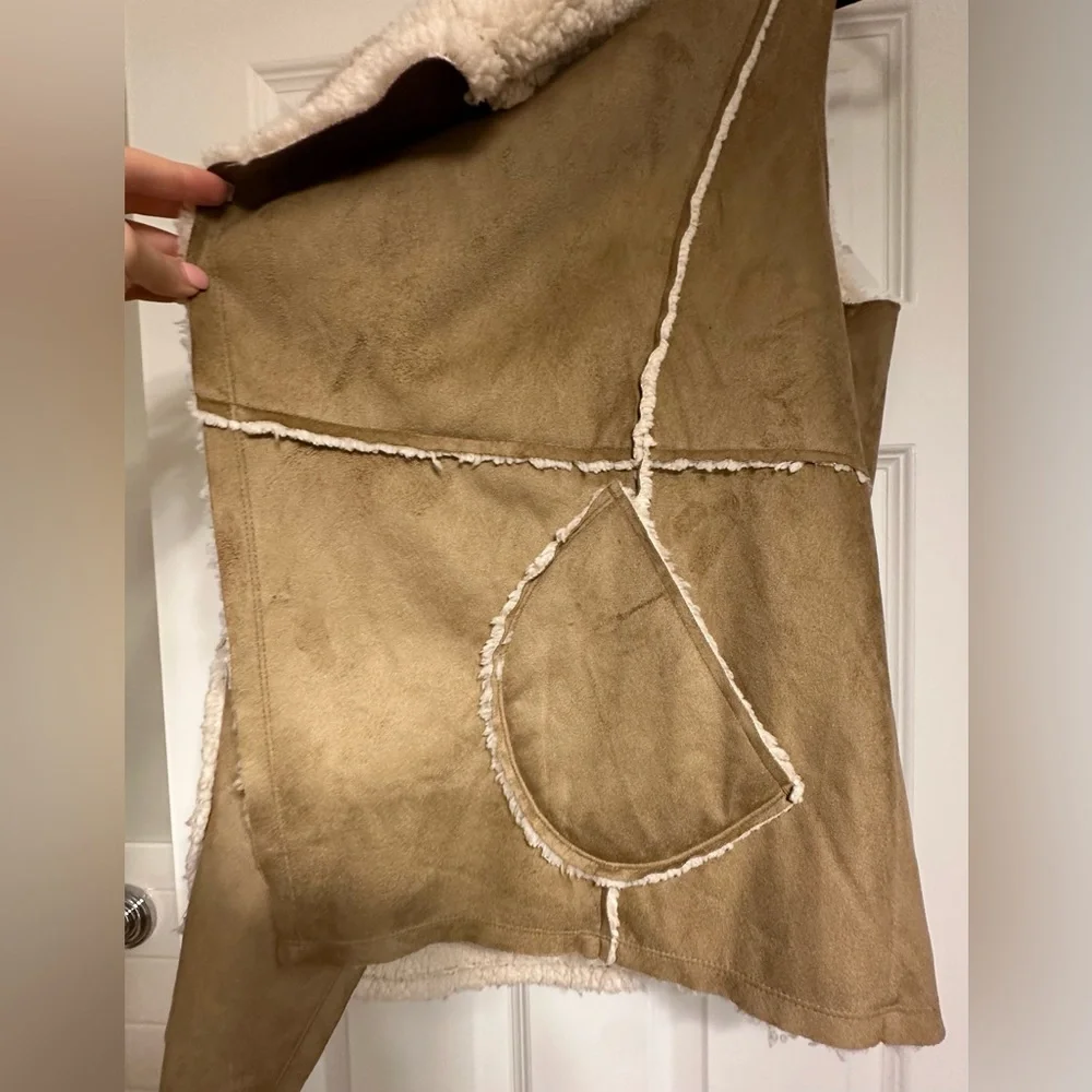 CASLON Vest - Picture 4 of 6